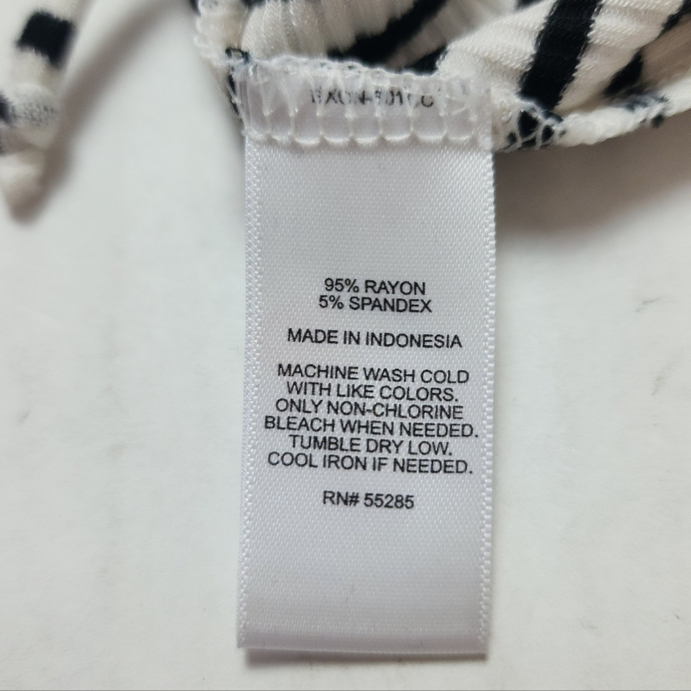EXPRESS Tank Top - Picture 3 of 7
